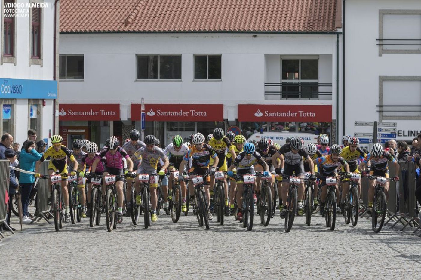 Paredes de Coura recebe o Campeonato do Minho de BTT XCO - Raiz Carisma